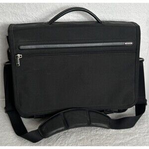 amazon prime yeti lunch bag Amazon.com: YETI Daytrip 6L Insulated Soft Cooler Lunch Bag, Charcoal: Home  & Kitchen